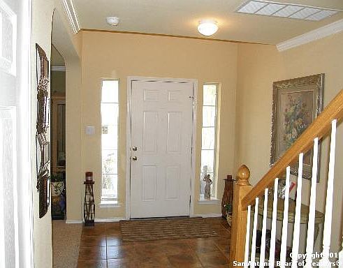 4th image of 517 Bandera Cir