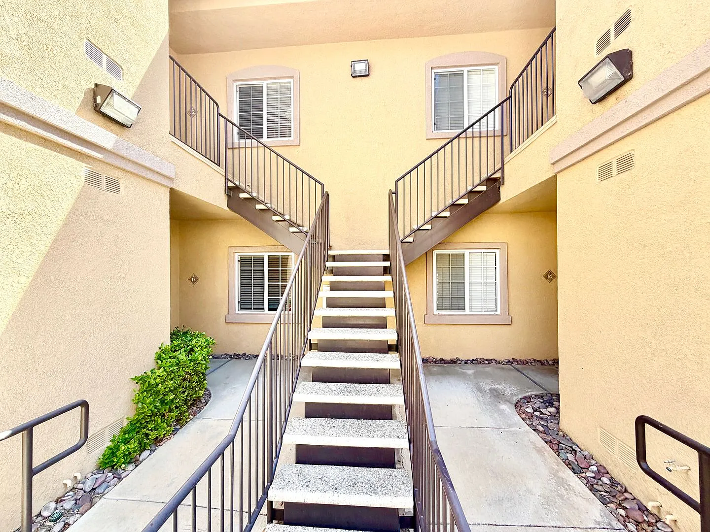 Upgraded 2 Bedroom Madison Reserve Condo with Resort-Style Amenities! — Photo 2