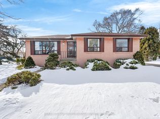 2 Littlewood Cres, Toronto, ON M9C4A8