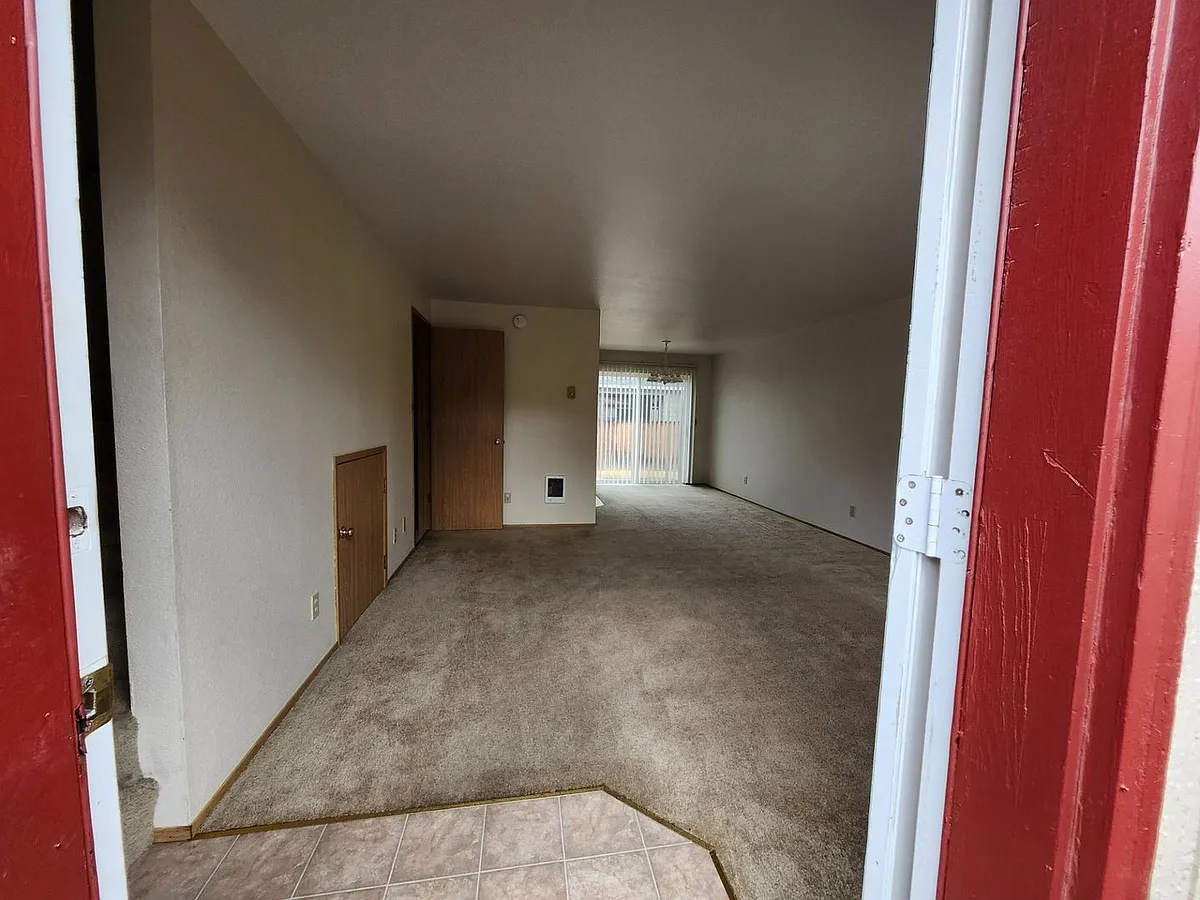 Building Photo - 1265 NE Purcell Blvd #11