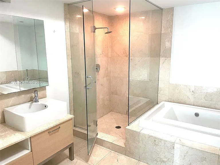 218 SE 14th St #1004 — Photo 15