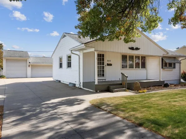 245 24th St NW, Cedar Rapids, IA 52405