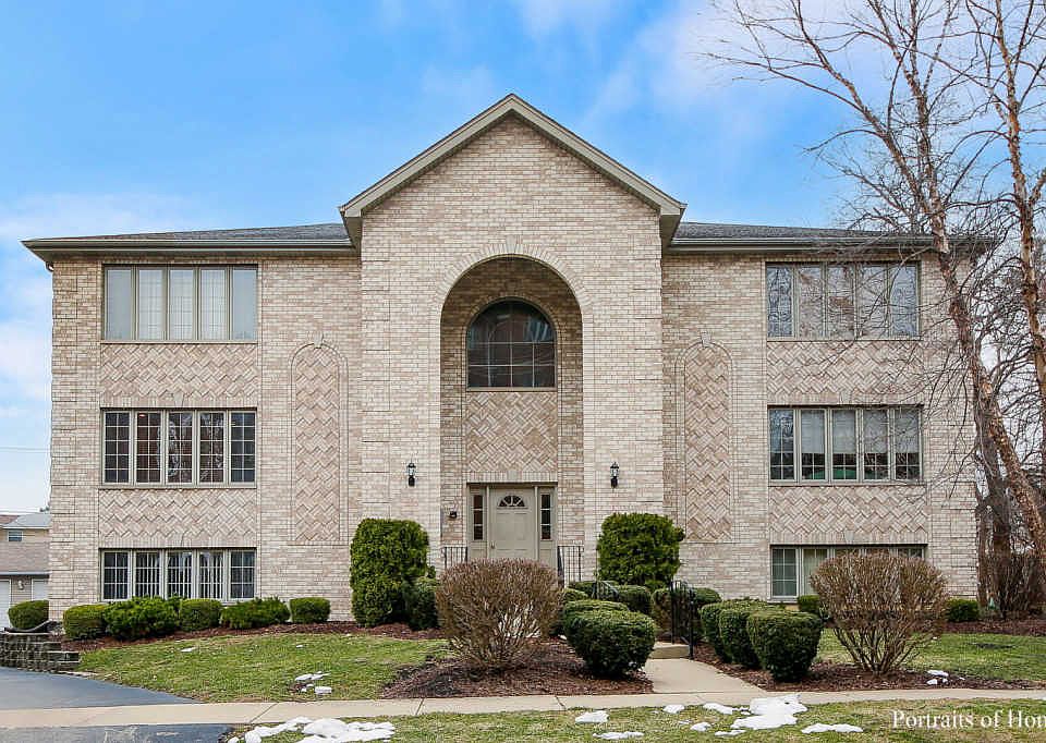1st image of 32 E Hattendorf Ave APT 2A