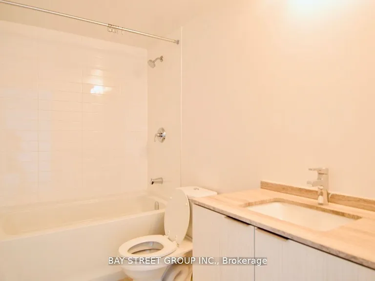 11 Wellesley St W #4109 — Photo 7