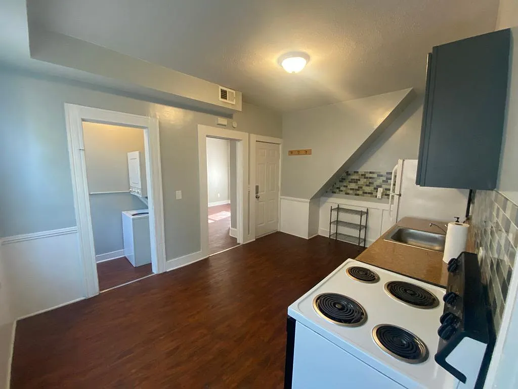 1 bed, 800 sqft, $1,250 — Photo 4