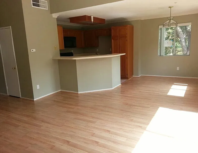 2572 Avenida Del Vis #201