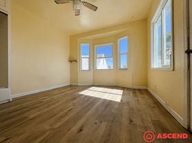 201 Truxtun Ave, D