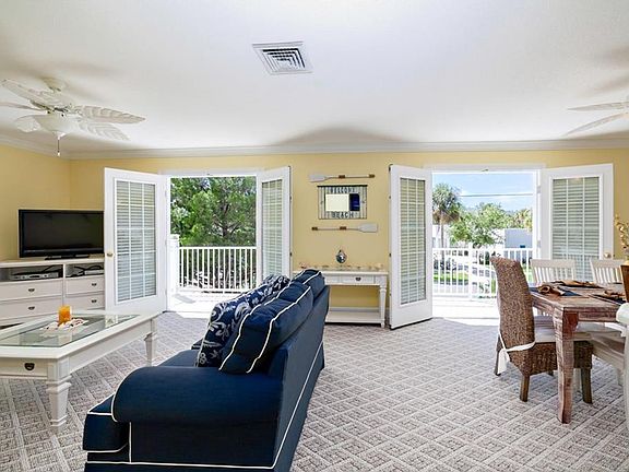 4th image of 5527 Avenida Del Mare