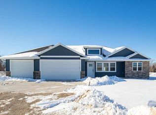 3767 Pierce Ln, Oshkosh, WI 54904