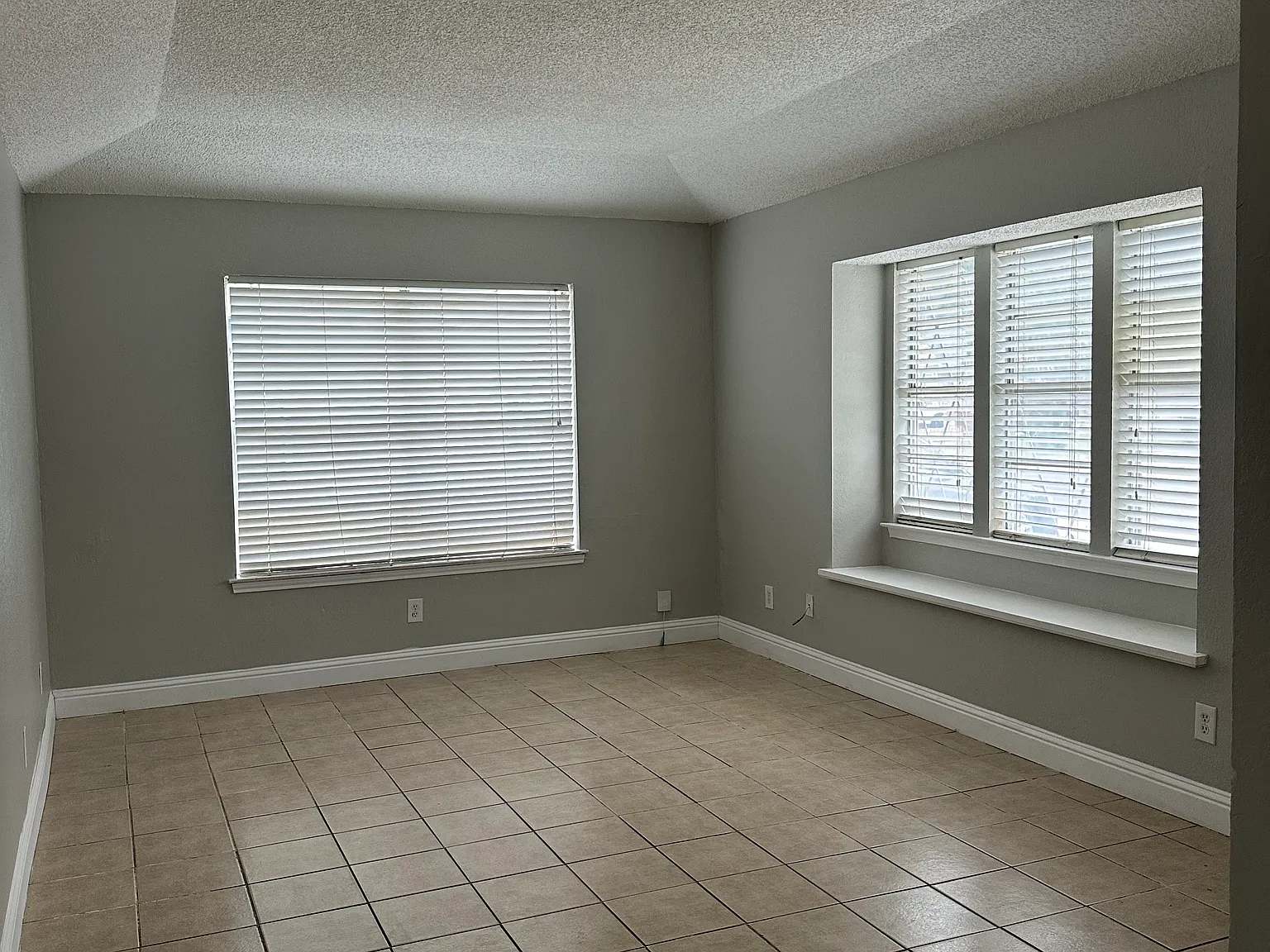 2 bed, 806 sqft, $1,500 — Photo 3