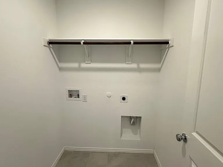 320 Dewberry St — Photo 6