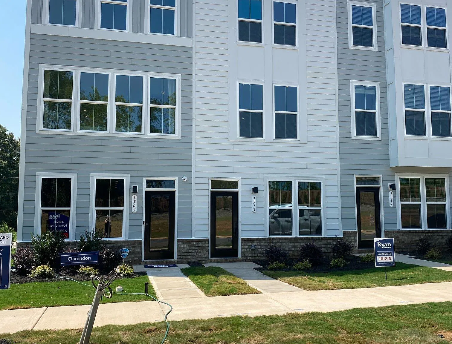 3 bed, 2.5 bath, 1564 sqft, $2,050 — Photo 3