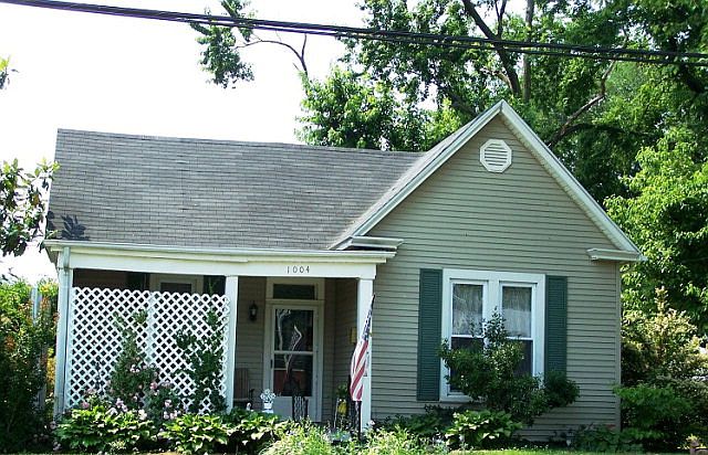1st image of 1004 W 12th St