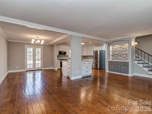 2nd image of 7000 Valley Haven Dr