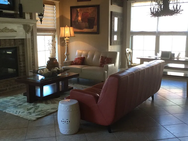 9572 Rochel Dr — Photo 10