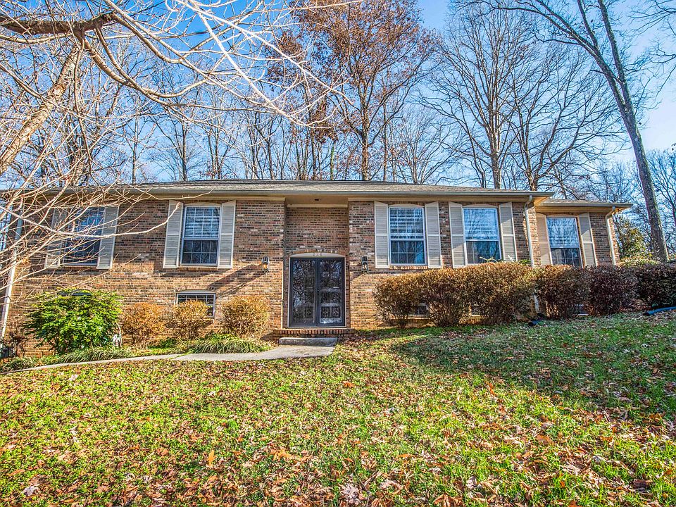1st image of 228 Norfolk Dr