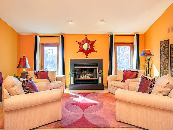 Great RM with Door
to Deck