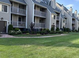 215 River Renaissance, East Rutherford, NJ 07073