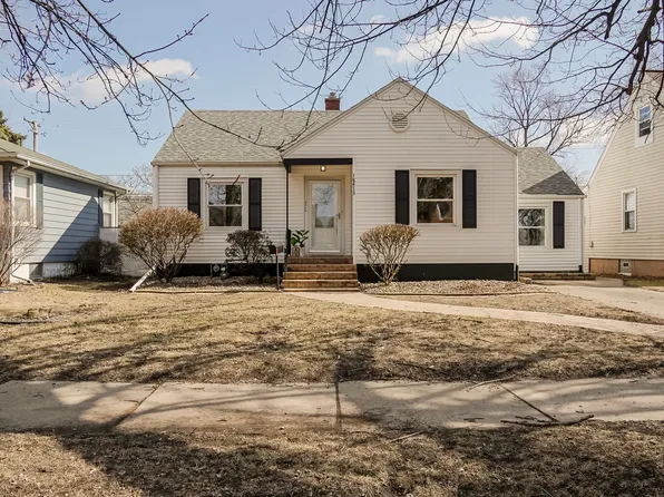 18413 Burnham Ave, Lansing, IL 60438