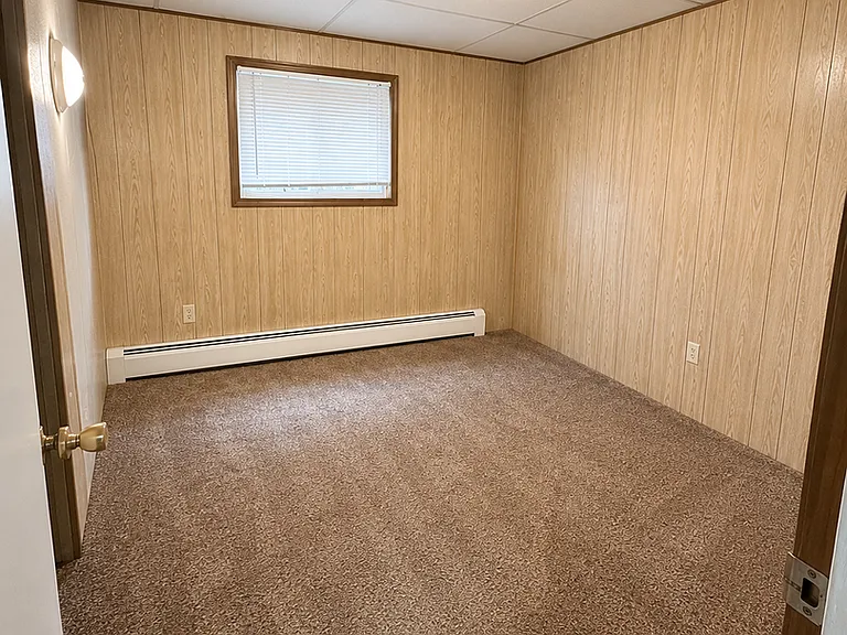 2339 Alderson Ave — Photo 2