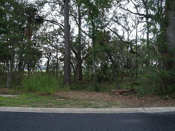 2nd image of 293 De La Gaye Point