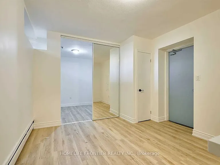 291 Scarlett Rd #101 — Photo 2
