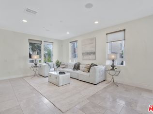 664 N Gramercy Pl, Los Angeles, CA 90004