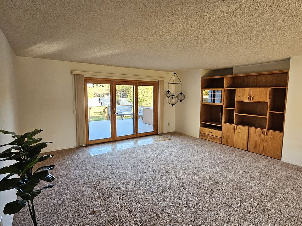 2nd image of 1907 Cherry Dr