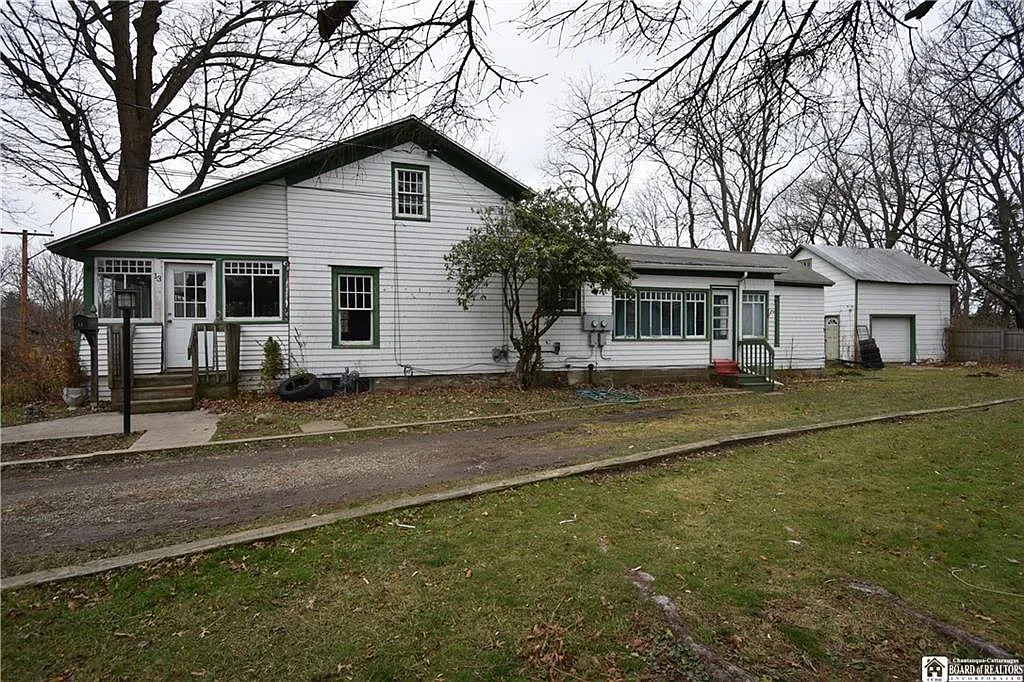 13 Chase St photo 1