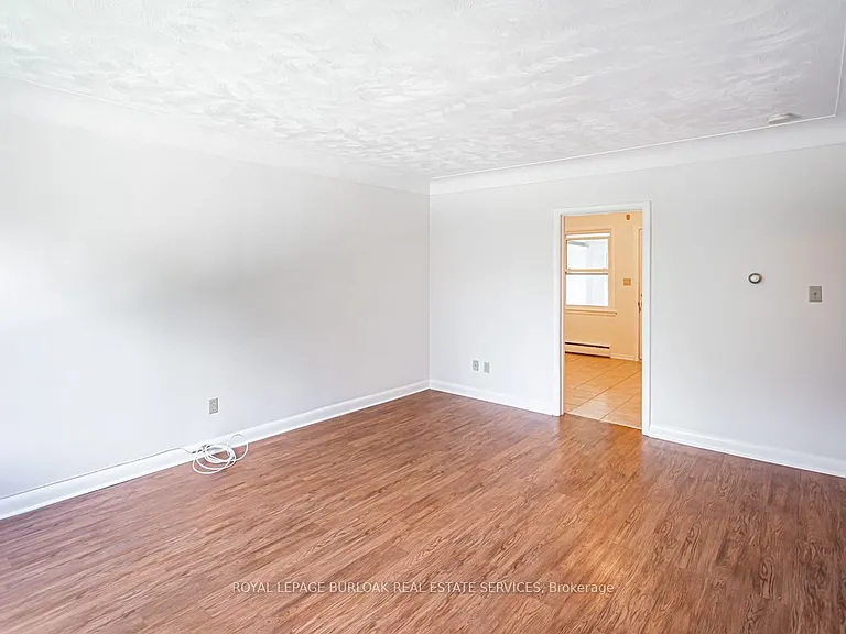 718 Ross St #2 — Photo 4
