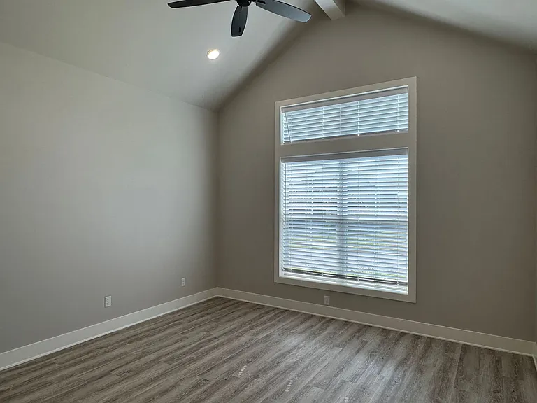 7110 Alexander Dr — Photo 10