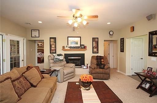 3rd image of 10889 Northfork Dr