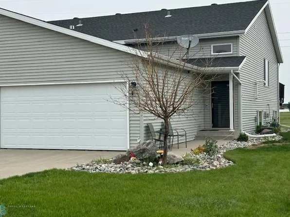 1150 38 1/2 Ave W, West Fargo, ND 58078