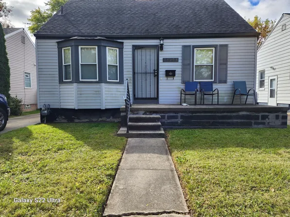 18964 Elkhart St, Harper Woods, MI 48225