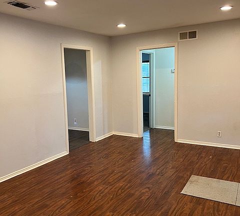 2nd image of 909 Sunnyvale Dr