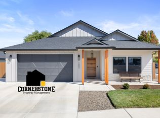 1003 Arrowhead Trl, Eagle Point, OR 97524