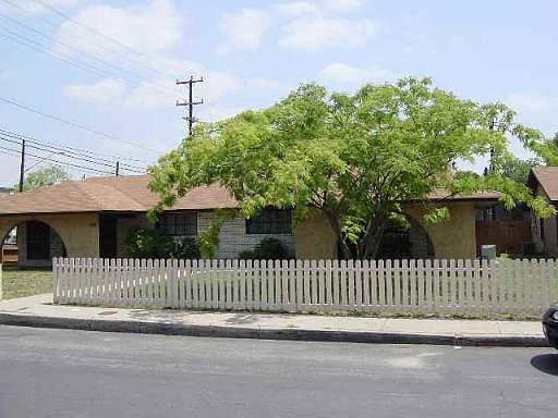 1st image of 1002 ARROYA VISTA DR