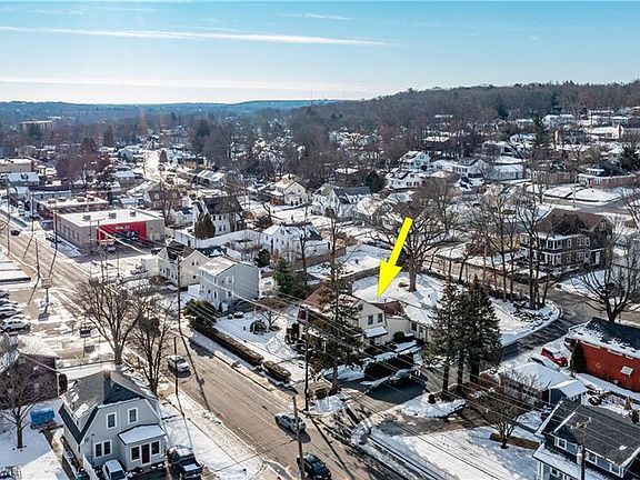 4th image of 90 Putnam Pike