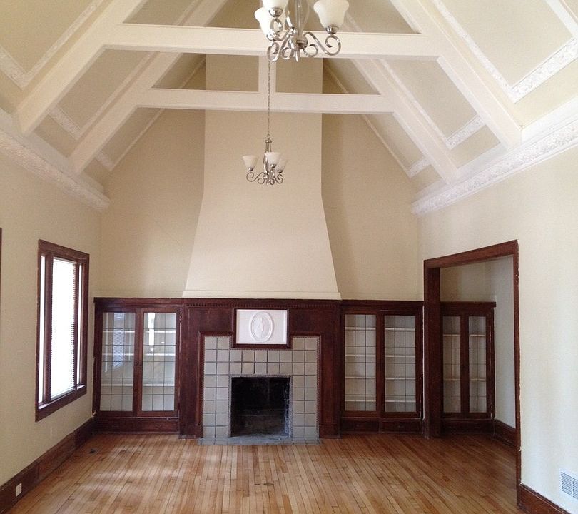 1st image of 2704 E Hartford Ave #12