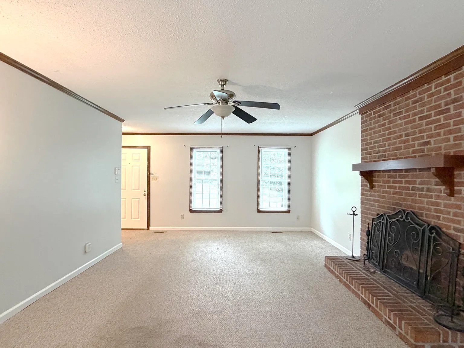 3 bed, 2.5 bath, 1658 sqft, $1,795 — Photo 4