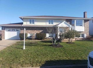 10 Bow St, Dartmouth, NS B2Y4H8