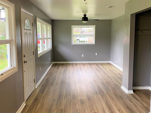 2nd image of 310 Woodlawn Ave