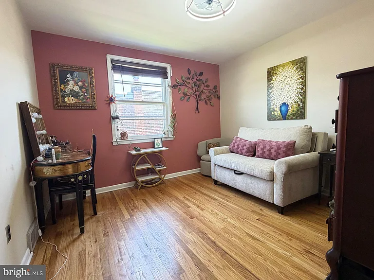 559 Wartman St — Photo 12