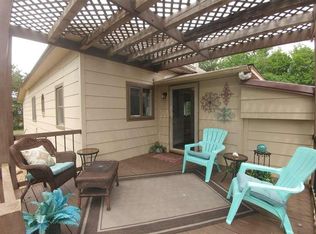 217 E Trail West Rd, Hutchinson, KS 67501