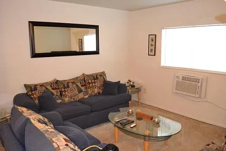 Park Towne Apartments — Photo 4