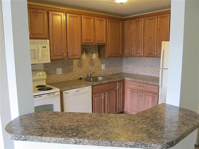 River Oaks Apartments of Rochester Hills — Photo 38