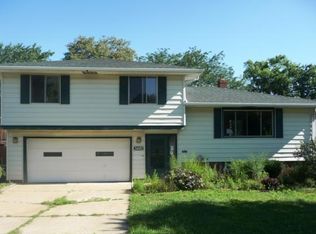 3480 Hetzel Dr, Parma, OH