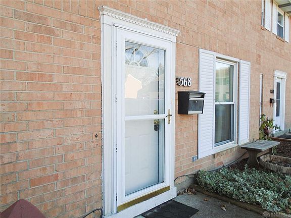 4th image of 568 Adrian Ct