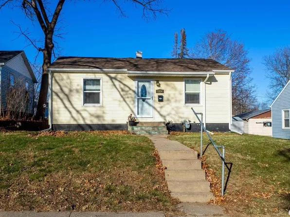 1334 W 37th St, Davenport, IA 52806