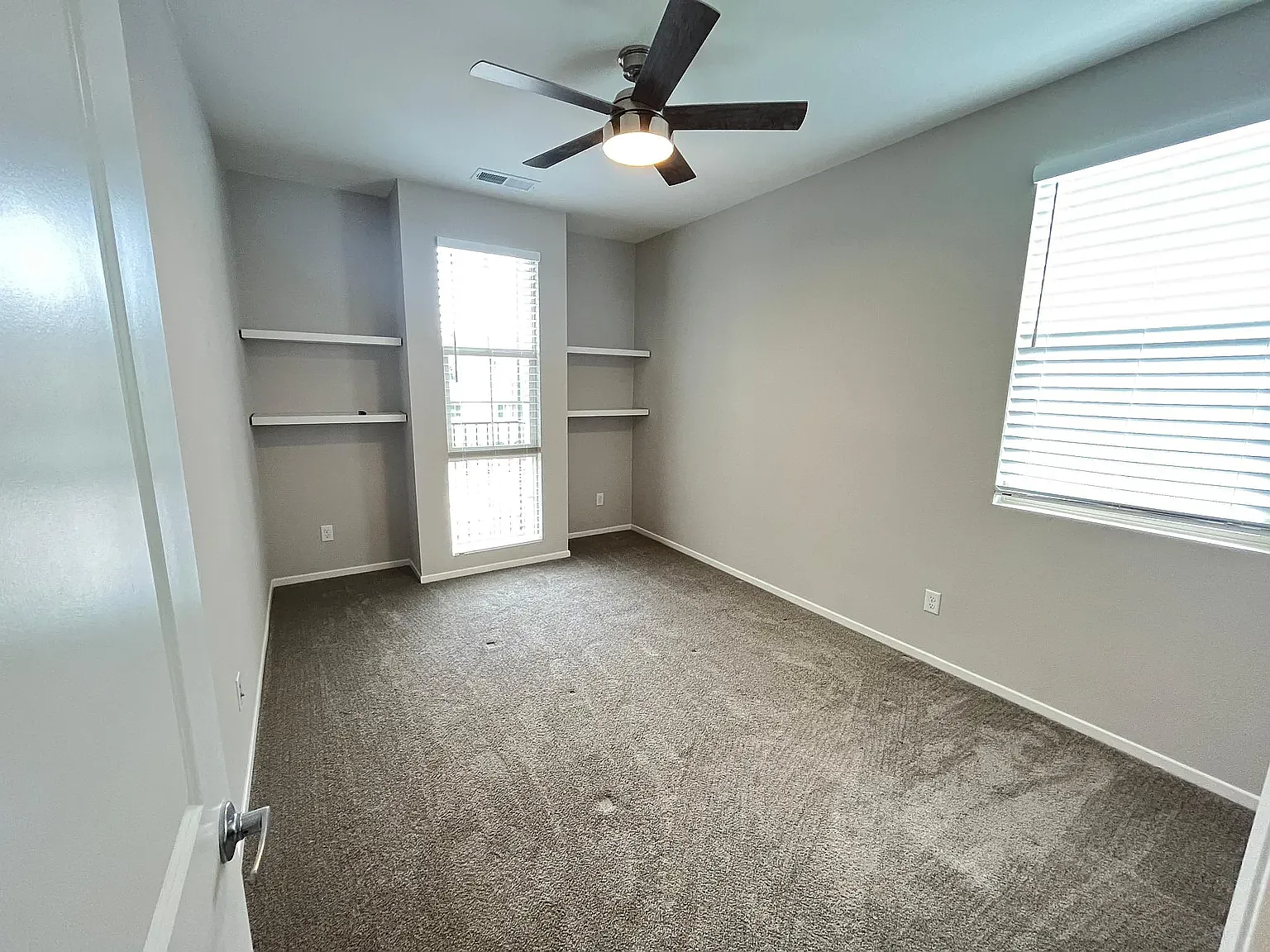 3 bed, 2.5 bath, 1835 sqft, $4,750 — Photo 3